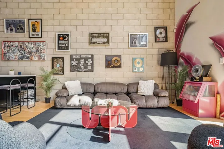 3450 Cahuenga Boulevard 604, Los Angeles, California 90068 — photo 5