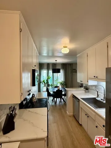 5376 Fairview Boulevard 104, Los Angeles, California 90056 — photo 4
