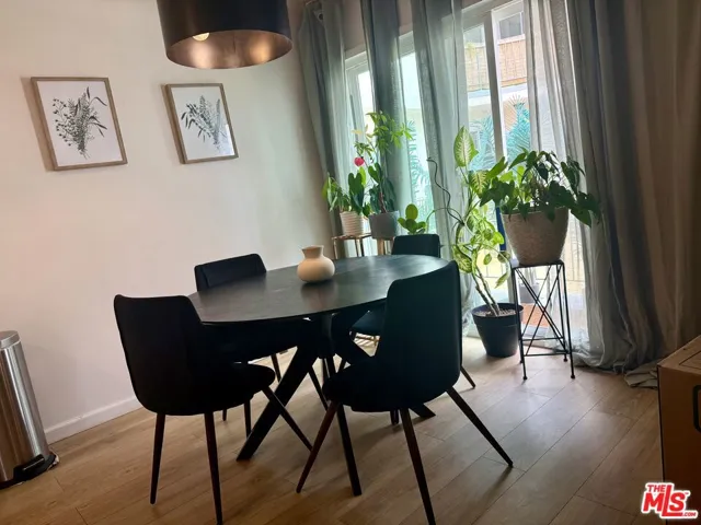 5376 Fairview Boulevard 104, Los Angeles, California 90056 — photo 5