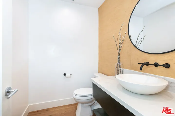 132 N Kilkea Drive, Los Angeles, California 90048 — photo 4
