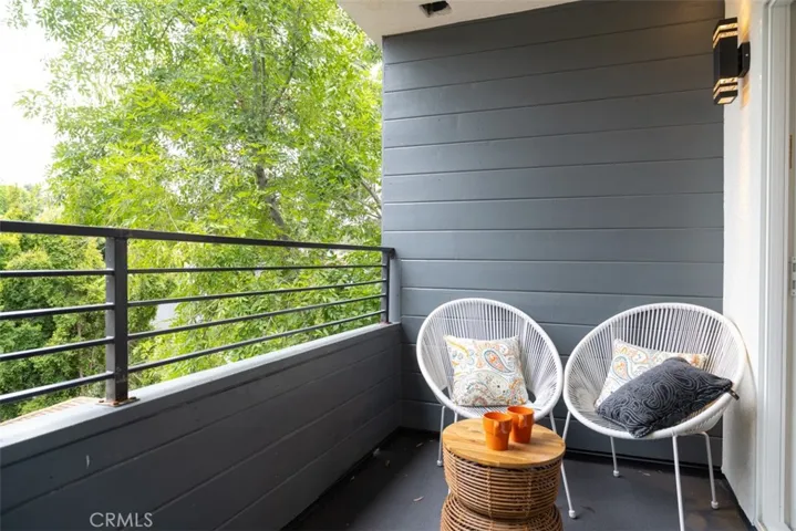 3303 Primera Avenue 3305, Los Angeles, California 90068 — photo 4