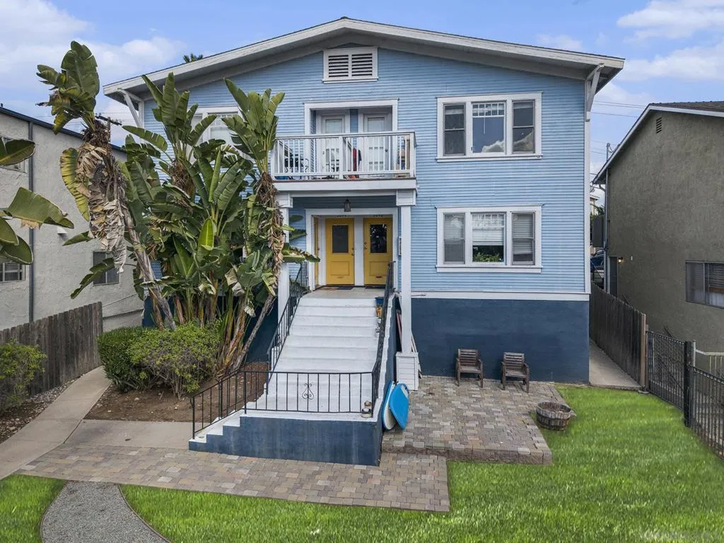3042 48 Broadway