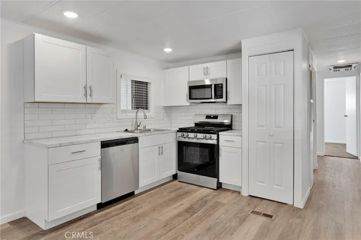 15252 Seneca Road 30, Victorville, California 92392 — photo 5