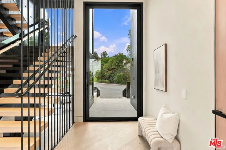 3801 Vista Linda Drive, Encino, California 91316 — photo 4