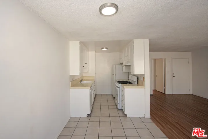 11515 Ohio Avenue 3, Los Angeles, California 90025 — photo 4