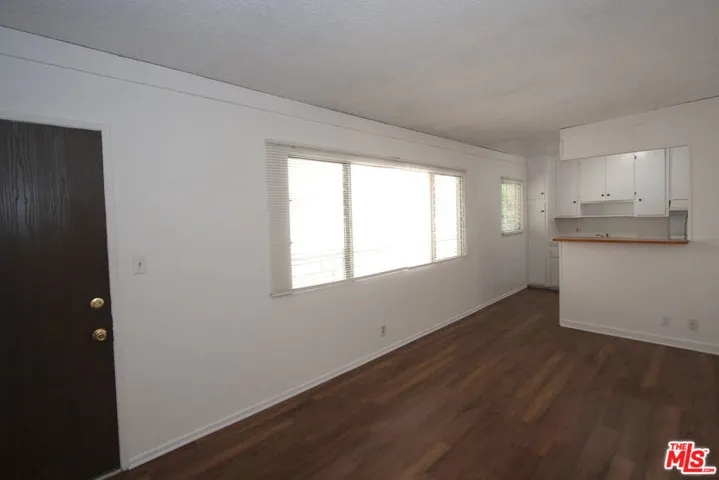 11521 Rochester Avenue 4, Los Angeles, California 90025 — photo 4