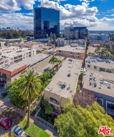 11652 Kiowa Avenue, Los Angeles, California 90049 — photo 4
