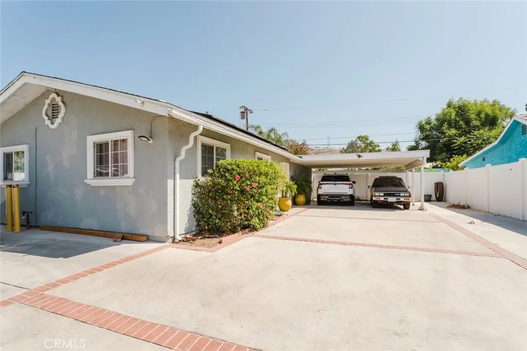 11900 Cometa Ave