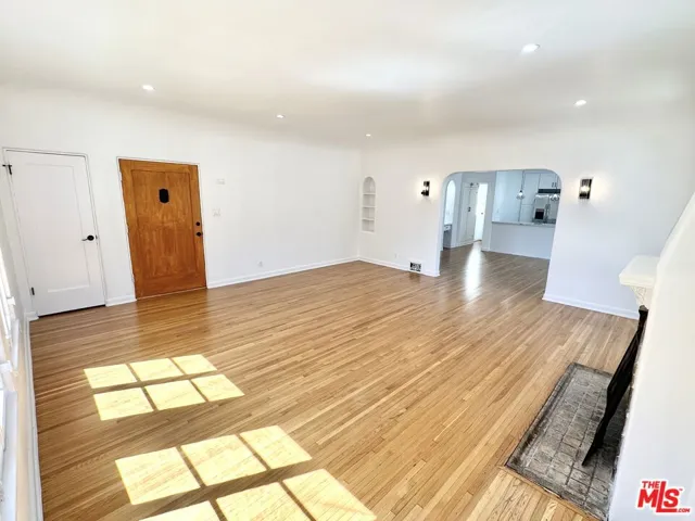 643 S Cloverdale Avenue 643 1/2, Los Angeles, California 90036 — photo 5