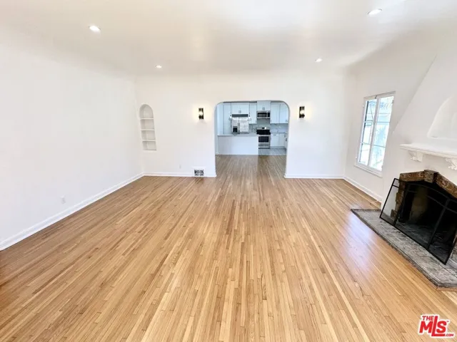 643 S Cloverdale Avenue 643 1/2, Los Angeles, California 90036 — photo 4