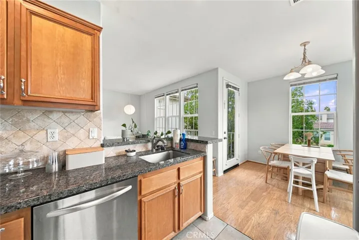 24124 Victoria, Valencia, California 91355 — photo 4