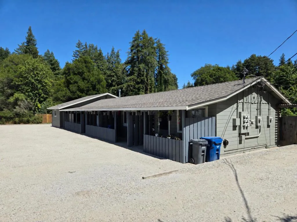 10040 Hwy 9