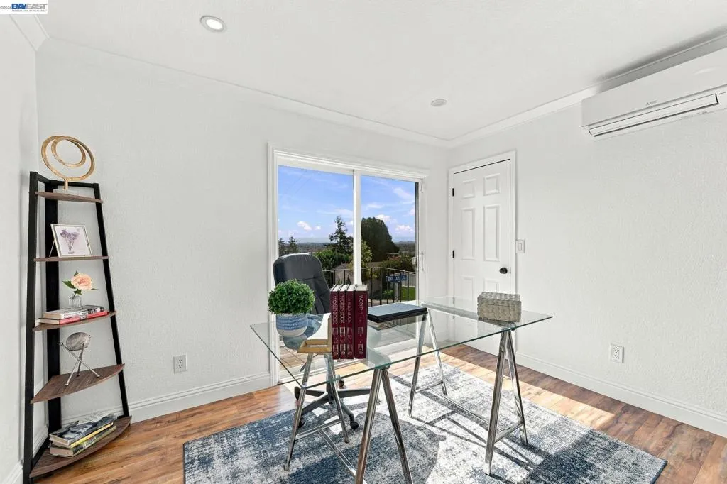 Office/Bedroom with porch