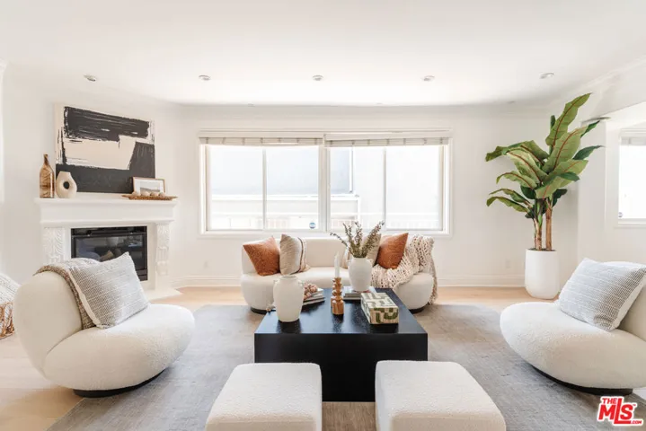 11749 Goshen Avenue 402, Los Angeles, California 90049 — photo 4