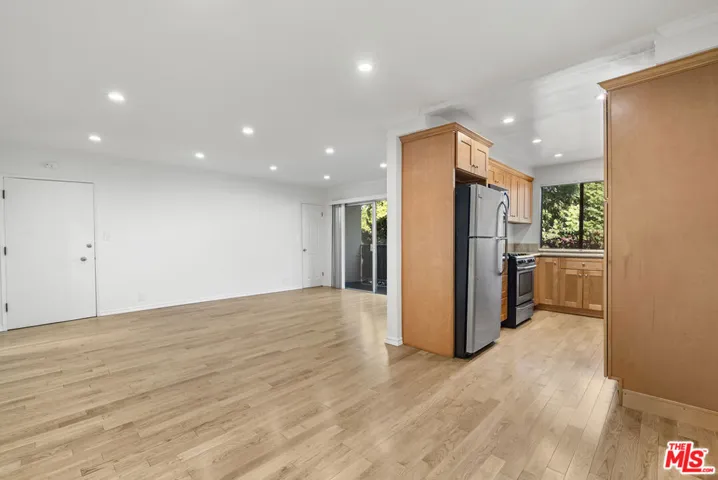 8219 Norton Avenue 8, West Hollywood, California 90046 — photo 5