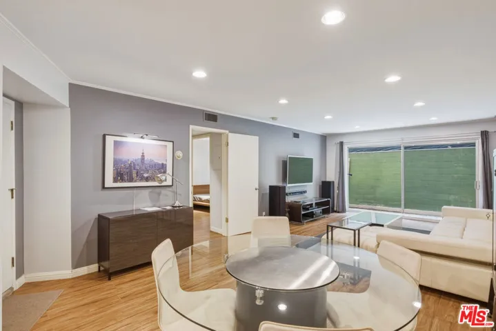 2260 N Cahuenga Boulevard 106, Los Angeles, California 90068 — photo 4