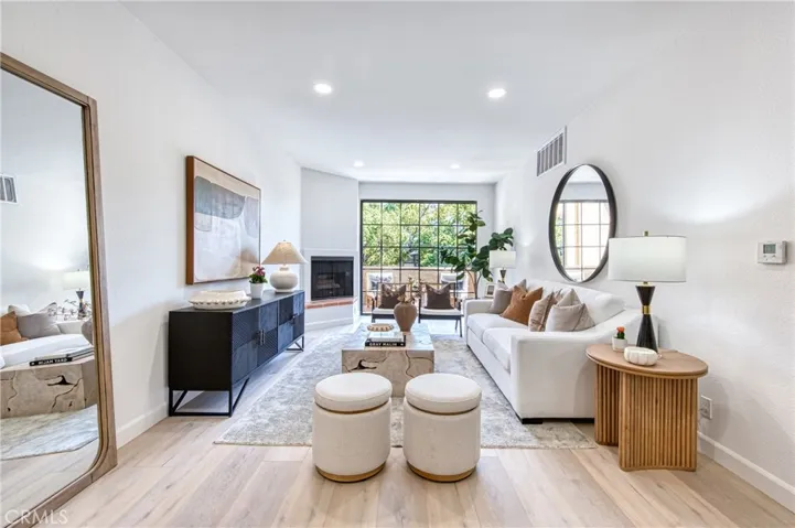 221 S Oak Knoll Avenue 202, Pasadena, California 91101 — photo 5