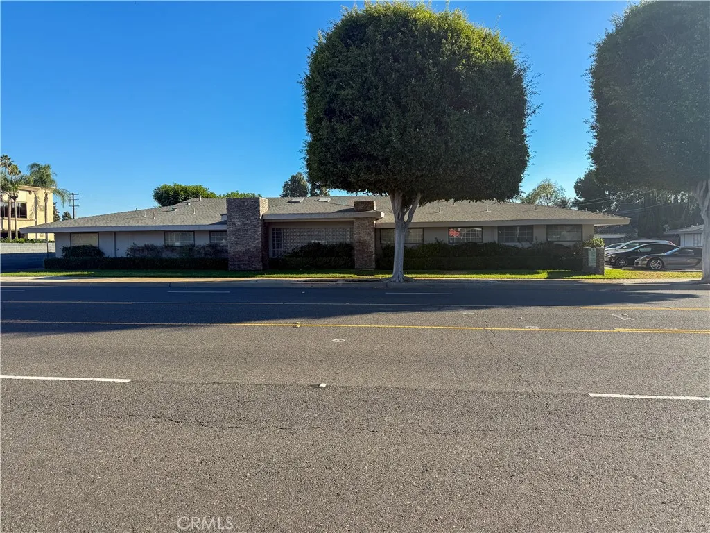 1044 E Chapman #1042