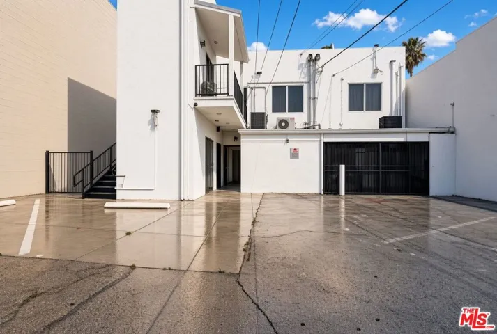 355 N N Fairfax Avenue, Los Angeles, California 90036 — photo 4