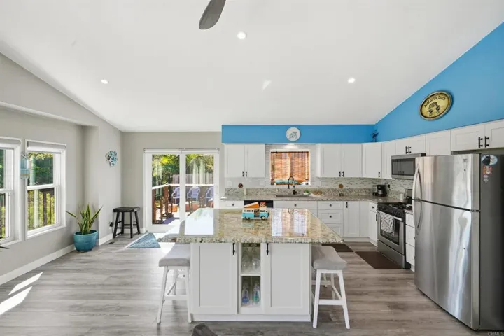 2326 Azure Lane, Vista, California 92081 — photo 4