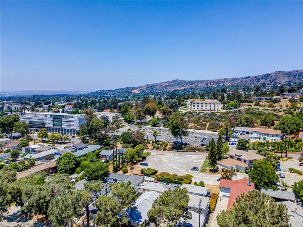 Drone footage showing surrounding area. Close to hiking trails, Whittier College, & Uptown Whittier shops & restaurants. Drone footage showing surrounding area. Close to hiking trails, Whittier College, & Uptown Whittier shops & restaurants.