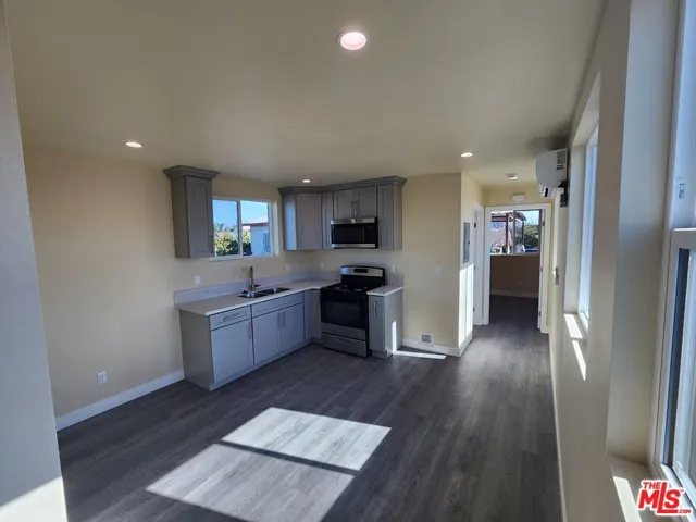 7302 Mace Place B, Los Angeles, California 90001 — photo 5