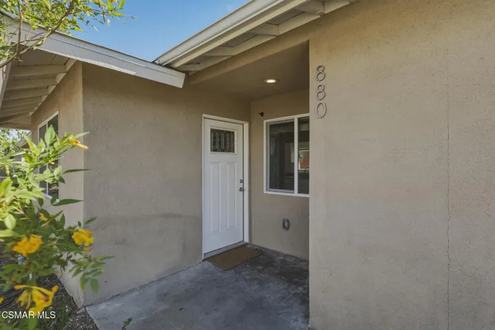 880 E Avenida De Las Flores, Thousand Oaks, California 91360 — photo 5