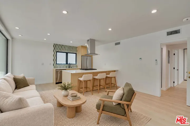 1223 Havenhurst Drive 1, West Hollywood, California 90046 — photo 5