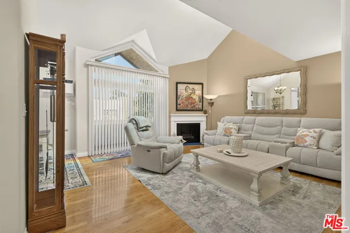 9707 Charnock Avenue 203, Los Angeles, California 90034 — photo 4