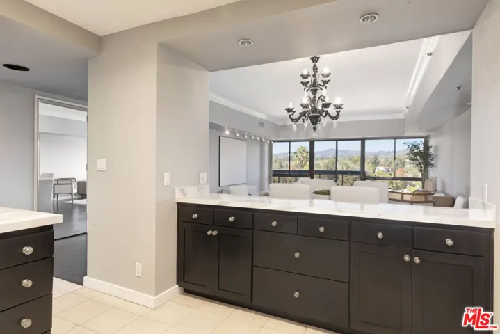 10445 Wilshire Boulevard 703, Los Angeles, California 90024 — photo 5