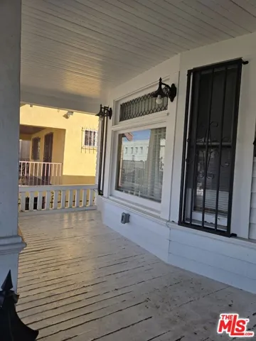 320 W 46th Street, Los Angeles, California 90037 — photo 5