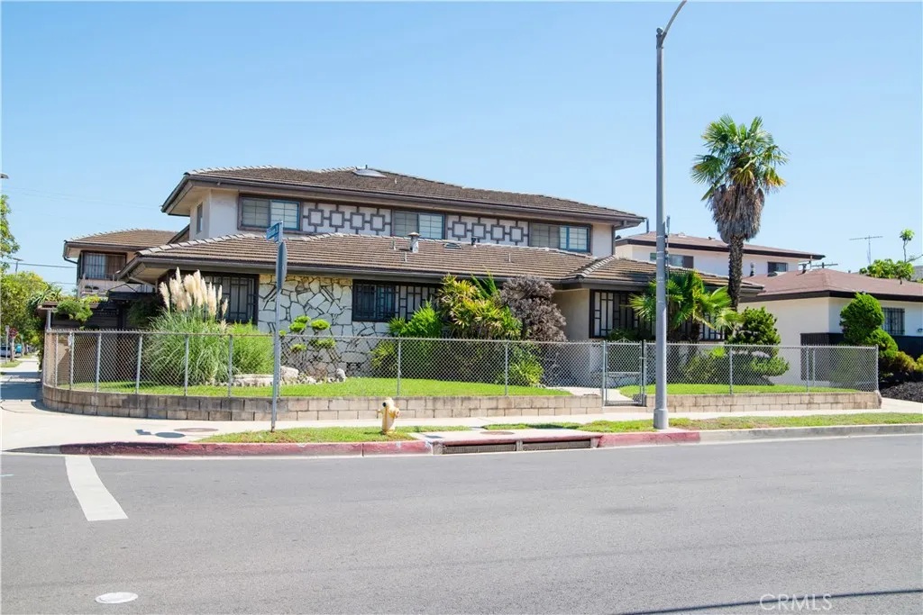 3760 S Bronson, Los Angeles, California 90018 — photo 4