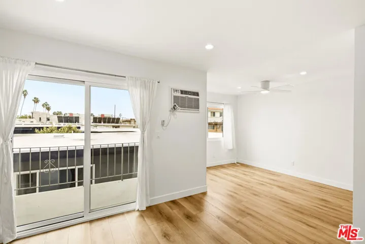 1223 S Bundy Drive 306, Los Angeles, California 90025 — photo 5