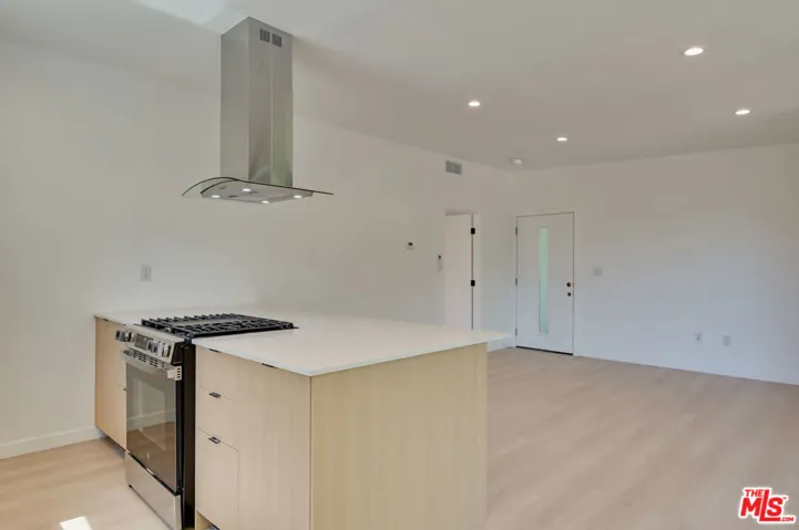 1223 Havenhurst Drive 5, West Hollywood, California 90046 — photo 4