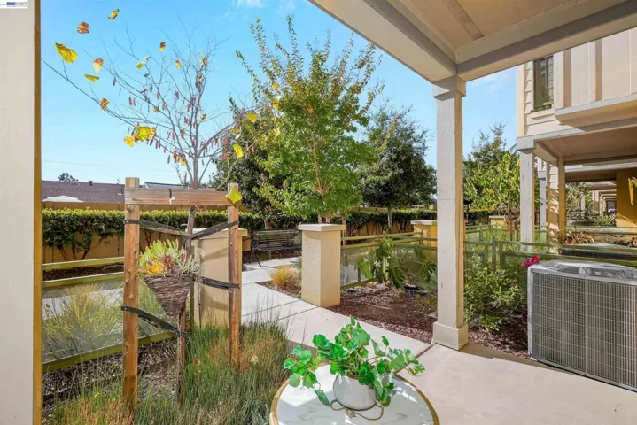 26631 Greta Ln, Hayward, California 94544 — photo 4