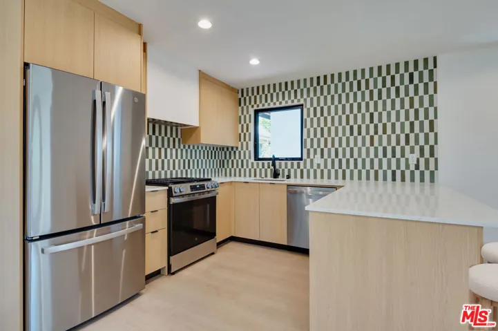 1223 Havenhurst Drive 8, West Hollywood, California 90046 — photo 4