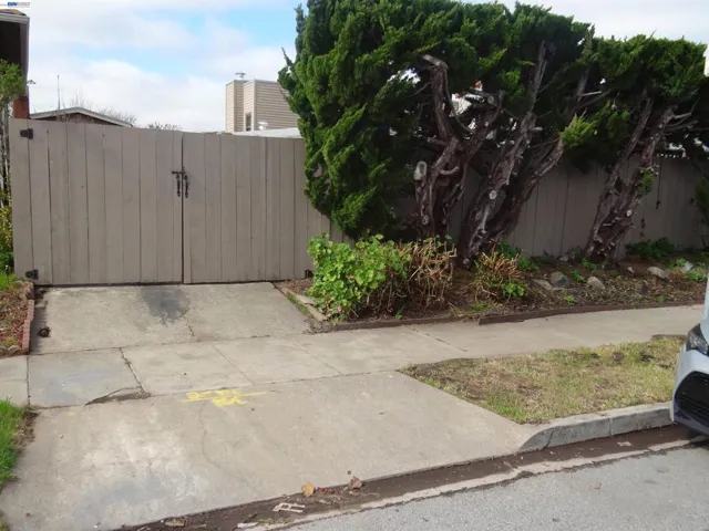 596 Walnut St, San Bruno, California 94066 — photo 4