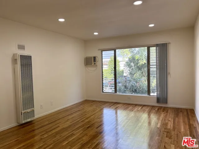 7704 Romaine Street 6, Los Angeles, California 90046 — photo 4