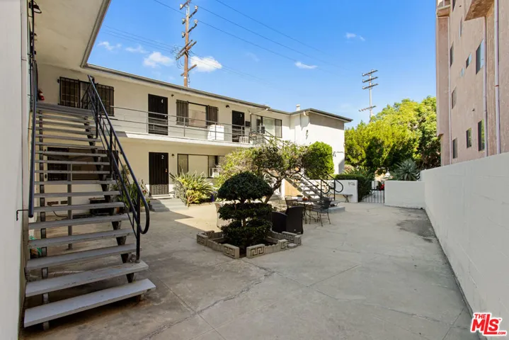 1815 Greenfield Avenue, Los Angeles, California 90025 — photo 4