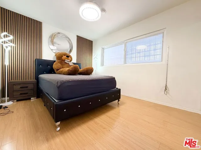 1053 S Oxford Avenue, Los Angeles, California 90006 — photo 4