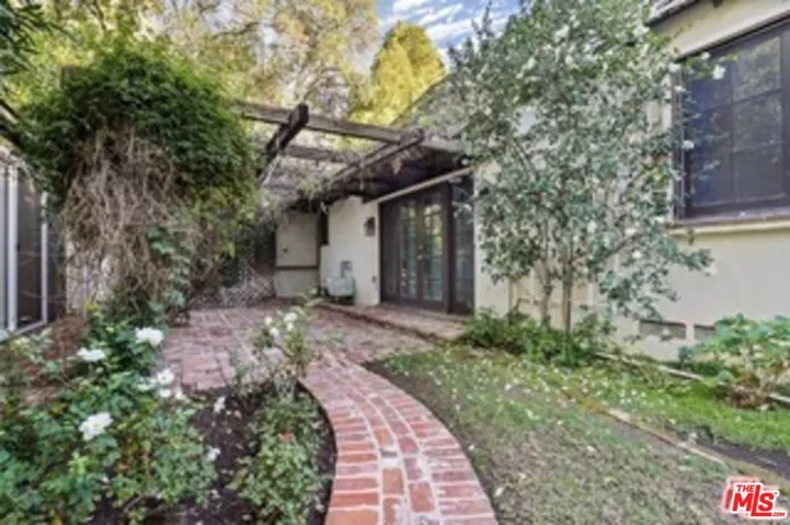 23057 Sylvan Street, Woodland Hills, California 91367 — photo 4