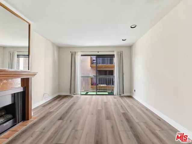 1519 N Martel Avenue 306, Los Angeles, California 90046 — photo 5