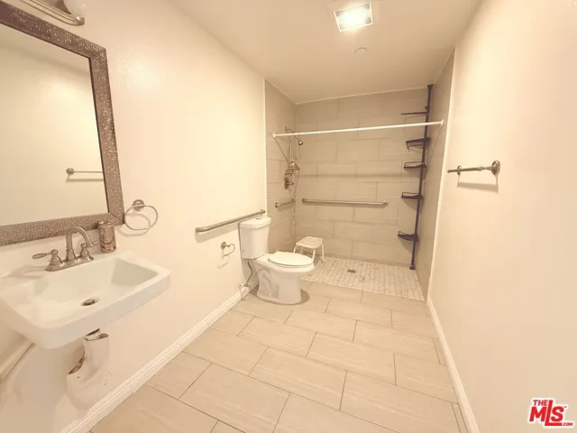 1745 W Vernon Avenue 3, Los Angeles, California 90062 — photo 5