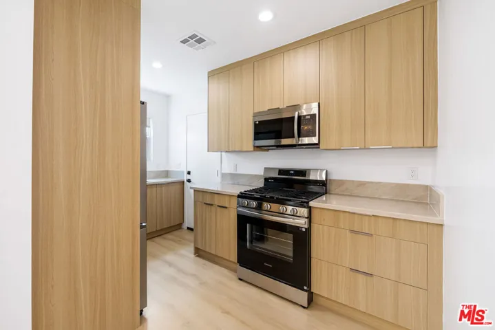 1342 S Ogden Drive, Los Angeles, California 90019 — photo 4