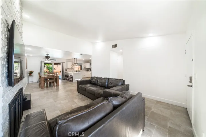 1010 Maple Court, Ontario, California 91762 — photo 4