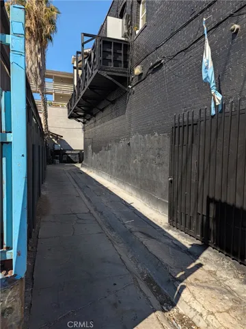 1303 S Vermont, Los Angeles, California 90006 — photo 5