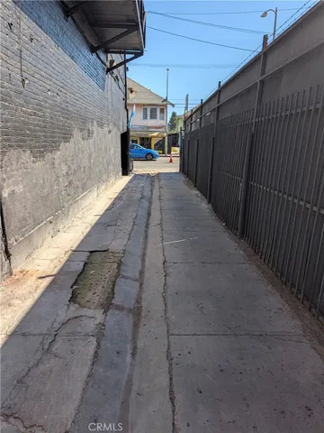 1303 S Vermont, Los Angeles, California 90006 — photo 4