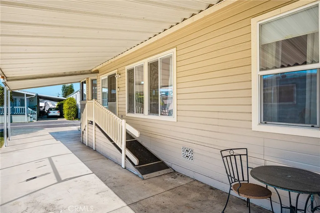 Ramp leads to another entrance into Family Room. Ramp leads to another entrance into Family Room.
