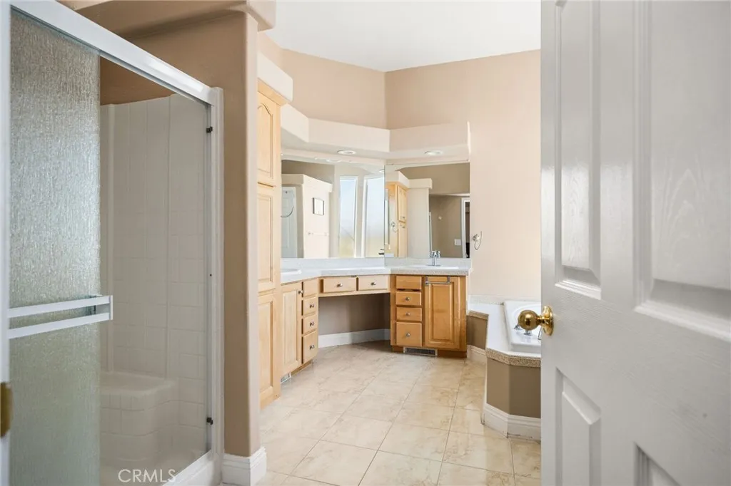 Primary Bedroom's Ensuite Full Bathroom. Primary Bedroom's Ensuite Full Bathroom.