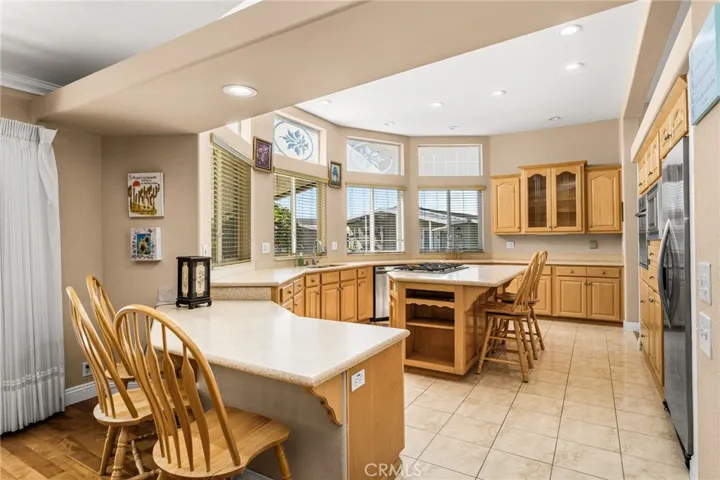 Huge Kitchen with lots of Flexible Seating.